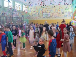 b_1024_768_0_00_images_2023_2024_WYDARZENIA_Choinka_418269534_840200904574526_6984814062187818192_n